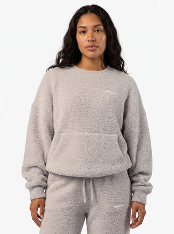 Model wearing the Plush Mode set, front